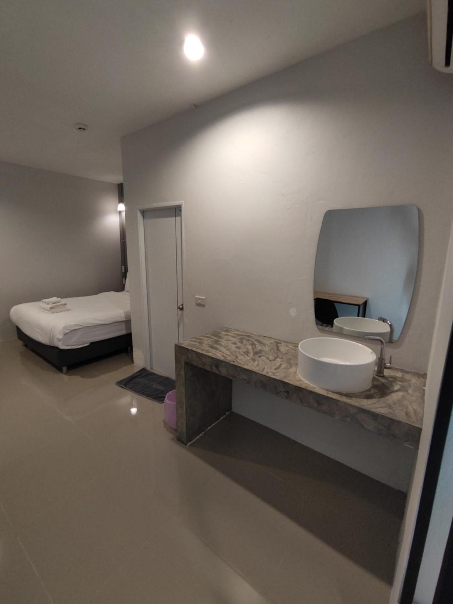 Life Hotel Rong Khun Ban Mai  Esterno foto